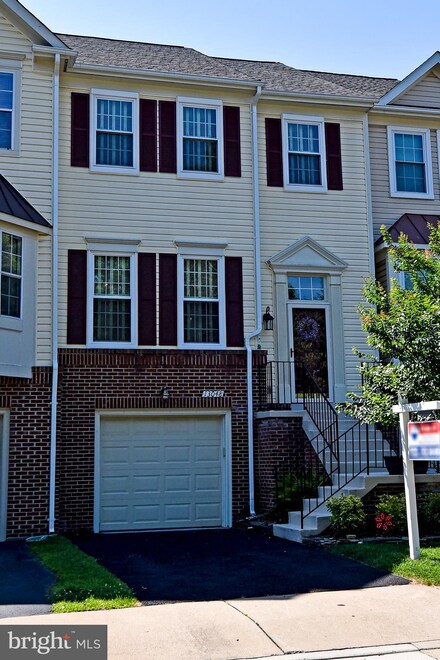 13048 Cobble Ln, Clifton, VA 20124