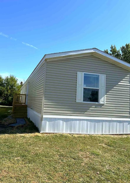 7 Thorn Locust Ln, London, OH 43140