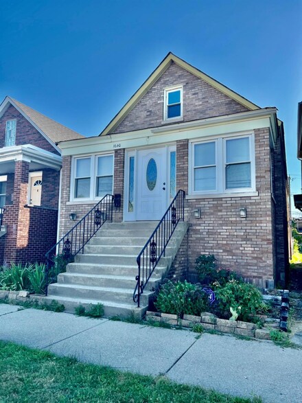 1640 Myrtle Ave, Whiting, IN 46394