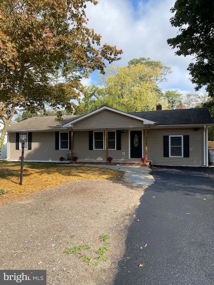 1250 Magnolia Rd, Vineland, NJ 08361