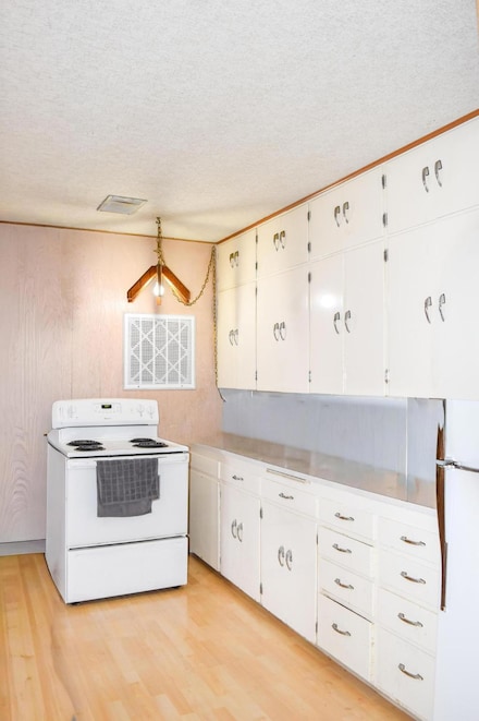 414 & 414 1/2 Buchanan St SW, Ronan, MT 59864