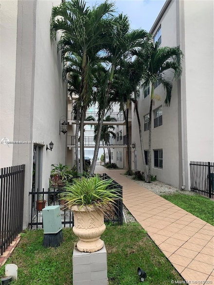 5505 NW 7th St Unit W105, Miami, FL 33126