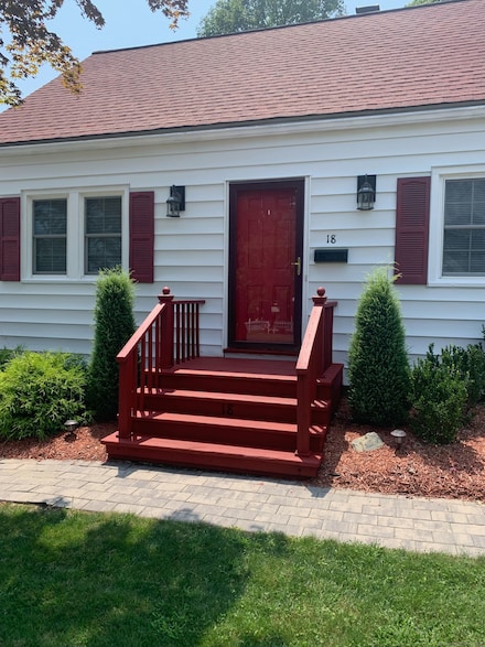 18 Woodmont Rd, West Haven, CT 06516