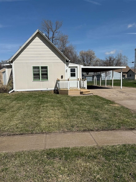 1610 W 3rd St, Hastings, NE 68901