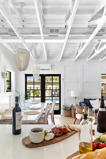 711 SW 27th Way, Boynton Beach, FL 33435