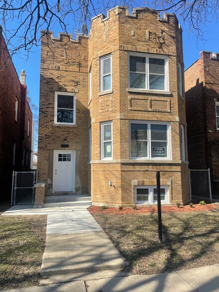 7820 S Champlain Ave, Chicago, IL 60619