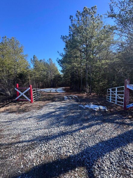 1150 Horns Creek Rd, Old Fort, TN 37362