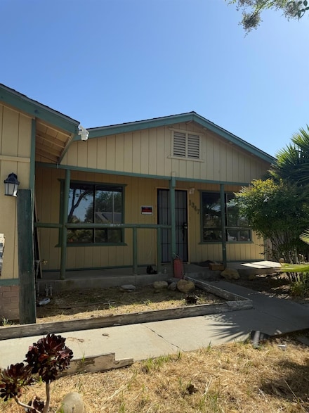 1347 Dove St, Los Banos, CA 93635