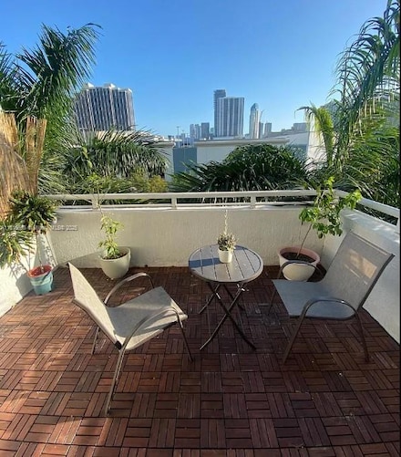 275 NE 18th St Unit 402, Miami, FL 33132