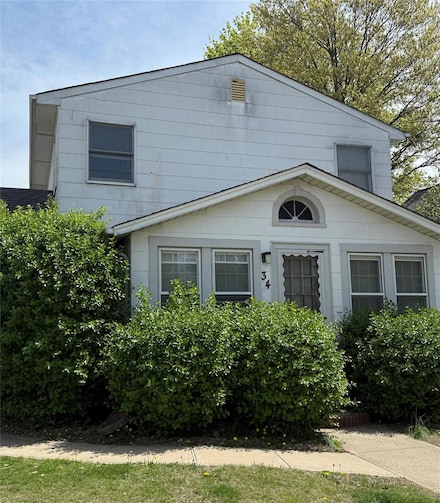34 Central Ave, Westbury, NY 11590