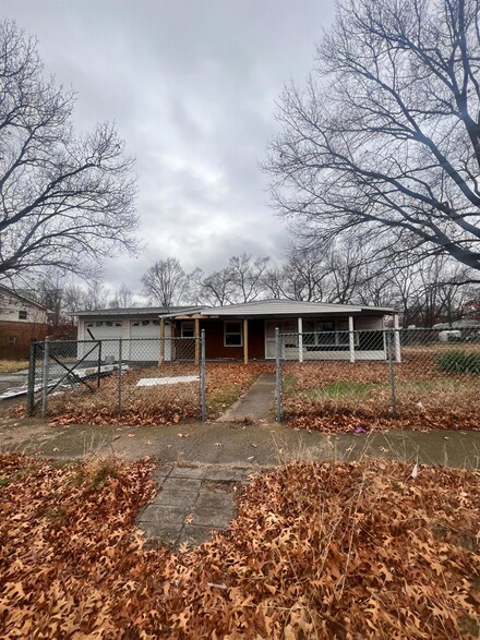 2256 Roosevelt Place, Gary, IN 46404