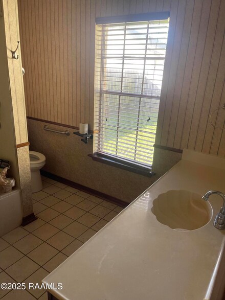 113 Anastasie Dr, Lafayette, LA 70508