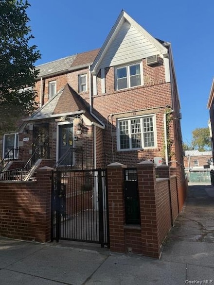 24-30 83rd St, Flushing, NY 11370