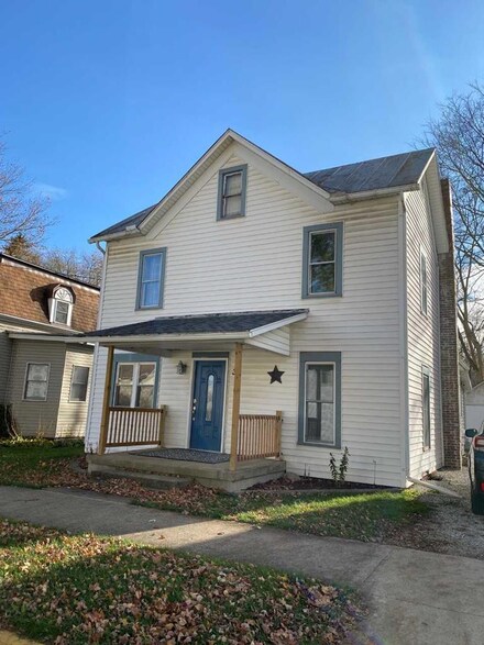 32 E Main St, Lucas, OH 44843