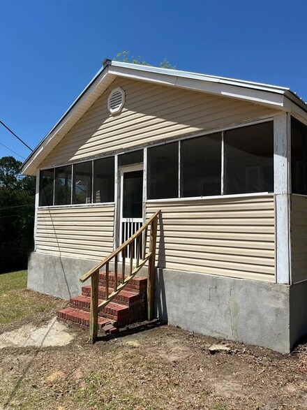 307 Rock Hill Cir, Abbeville, AL 36310