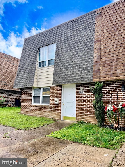9939 Wingtip Rd, Philadelphia, PA 19115