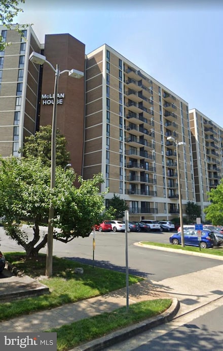 6800 Fleetwood Rd Unit 1008, McLean, VA 22101