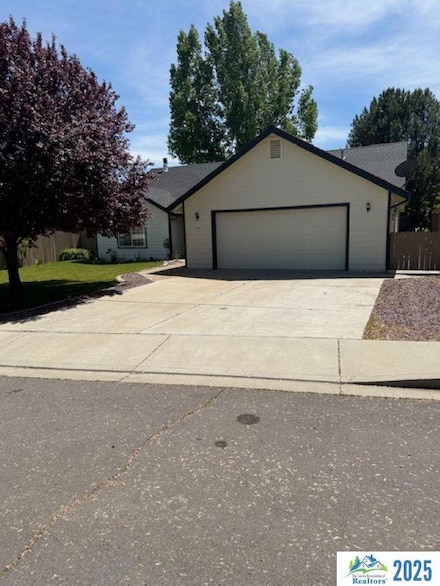 30 Derek Dr, Susanville, CA 96130