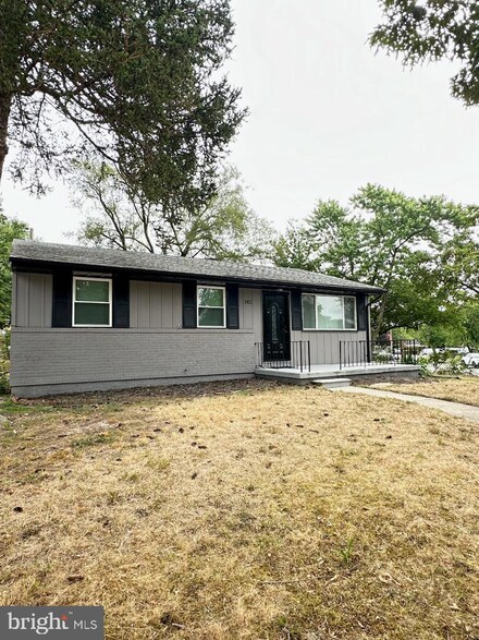 1411 Scanlan Dr, Glen Burnie, MD 21061