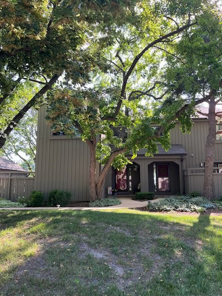 186 Shoreline Rd, Lake Barrington, IL 60010