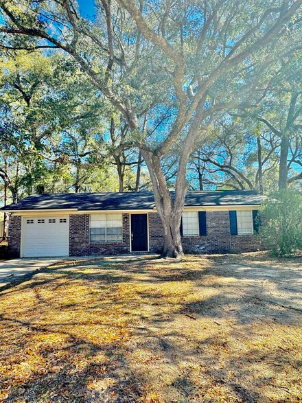 5653 Old Hickory Ln, Tallahassee, FL 32303