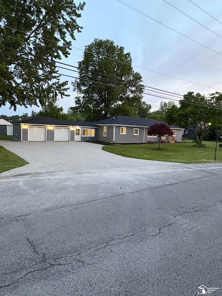 163 E Sterns Rd, Temperance, MI 48182