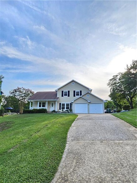 2752 Inverloch Cir, Duluth, GA 30096