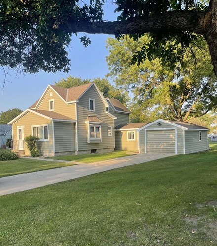 217 Dugan St S, Welcome, MN 56181