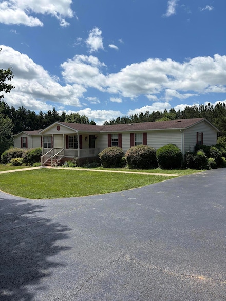 3421 Shula Dr, Hurt, VA 24563