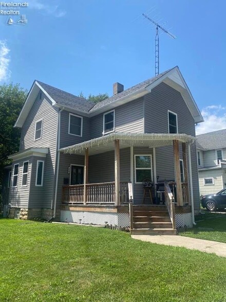 324 S Clover St, Fremont, OH 43420