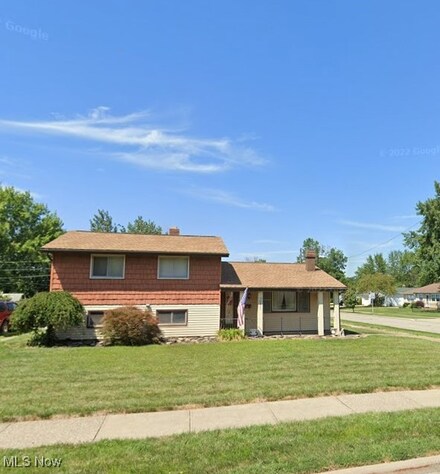 30275 Twin Lakes Dr, Wickliffe, OH 44092