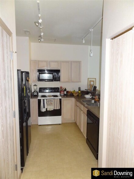 312 S 16th St Unit 22, Omaha, NE 68102