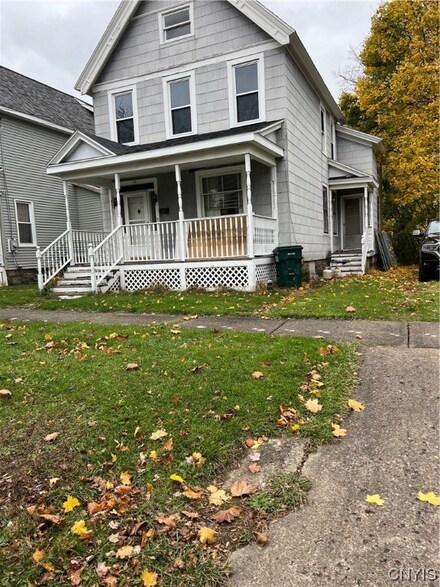 13 Varick St, Oswego, NY 13126