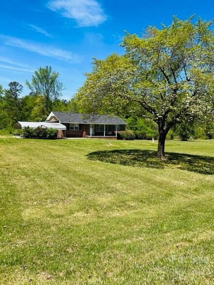 373 Phillipstown Rd, Kershaw, SC 29067