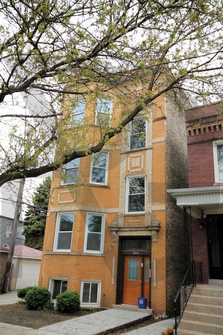 2814 N Troy St Unit 2R, Chicago, IL 60618