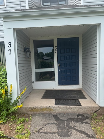 37 Brookwood Dr Unit D, Rocky Hill, CT 06067