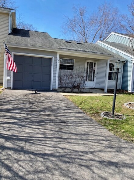 3627 Linden Dr, Island Lake, IL 60042