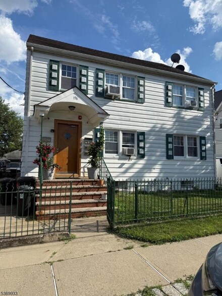 196 Division Ave, Garfield, NJ 07026