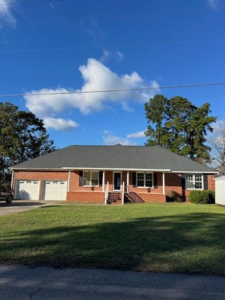 1449 Waters Edge Dr, Summerton, SC 29148