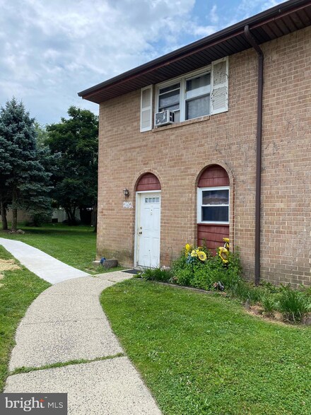 202 La Cascata, Clementon, NJ 08021