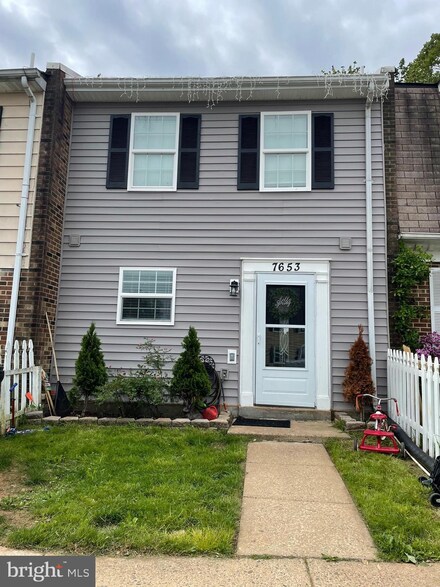 7653 Somerset Ln, Manassas, VA 20111