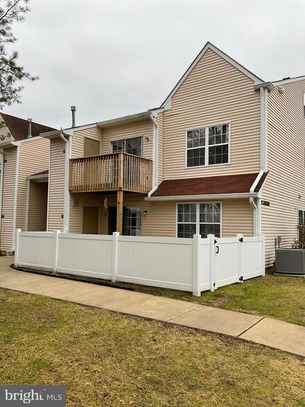 1216 Tristram Cir, Mantua, NJ 08051