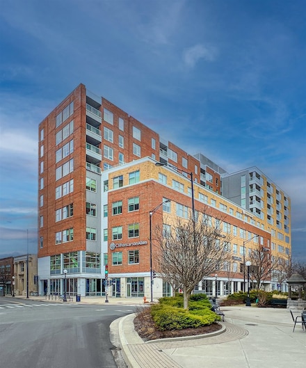 301 N Neil St Unit 609, Champaign, IL 61820