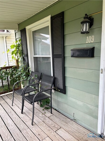 109 E Union St, Walbridge, OH 43465
