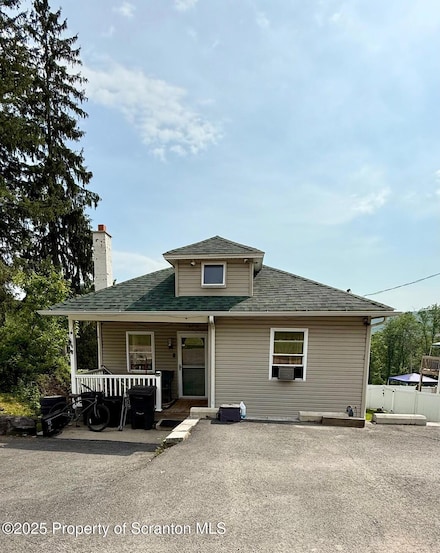 346 Jefferson St, Simpson, PA 18407