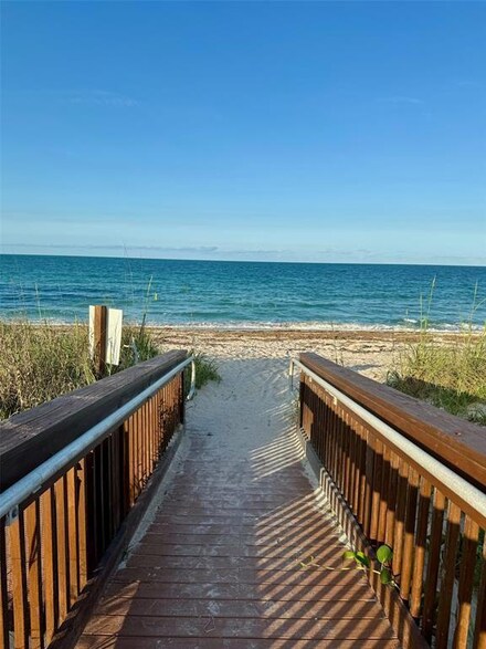 3870 N Highway A1a Unit 203, Fort Pierce, FL 34949