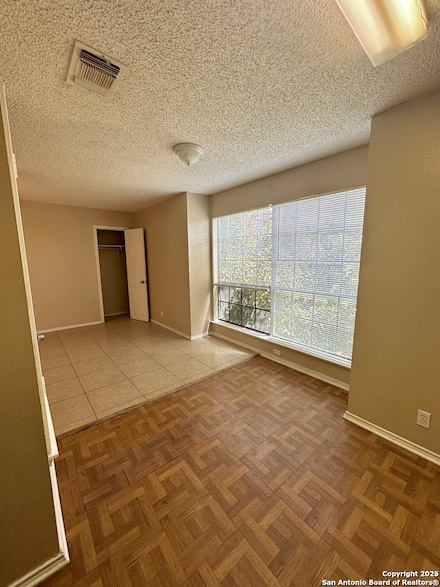 10529 Starcrest Dr, San Antonio, TX 78217