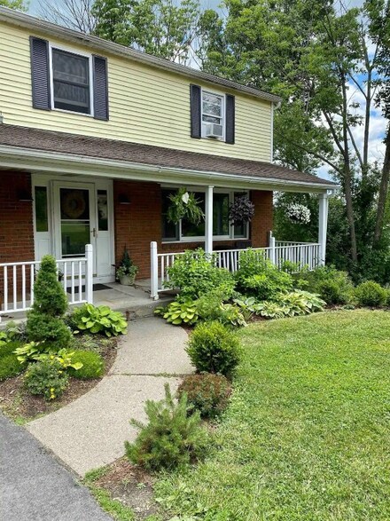 217 Tudor Rd, Ithaca, NY 14850
