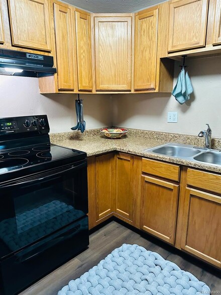 875 S Quebec St Unit 17, Denver, CO 80247