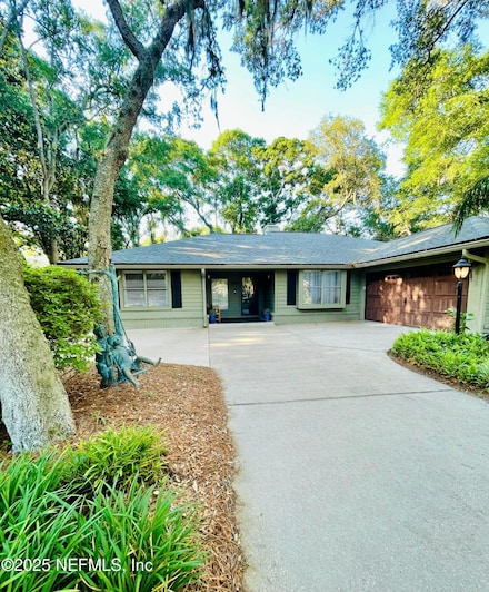 1937 Lakeside Dr N, Fernandina Beach, FL 32034
